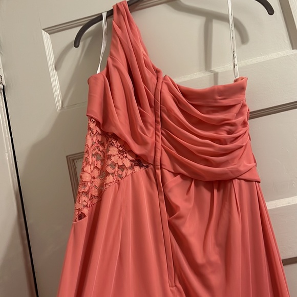 One-Shoulder Mesh Dress with Lace Inset - Picture 4 of 6